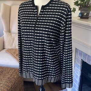Chico’s Traveler Black&White  Zip Front Long Sleeve Lightweight Jacket Size M